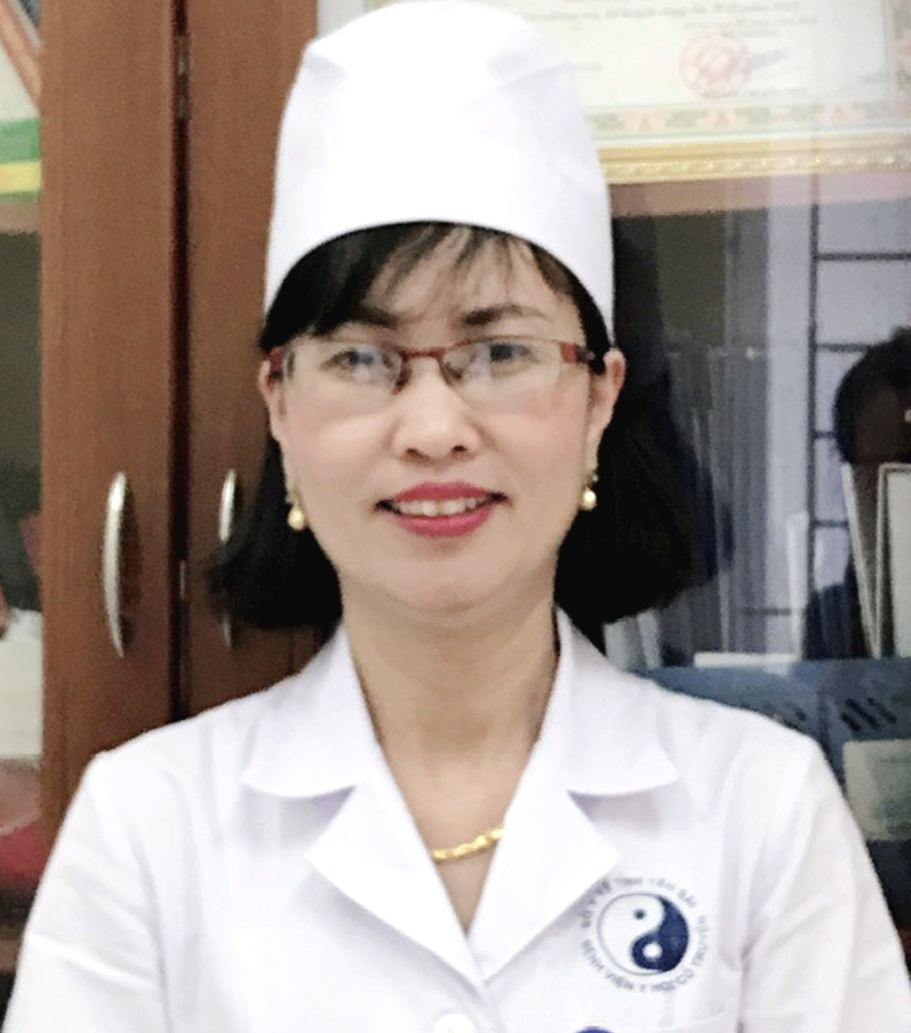Bác sĩ Chuyên khoa II Vũ Thị Châu Loan - Giám đốc Trung tâm Y tế huyện Trấn Yên.